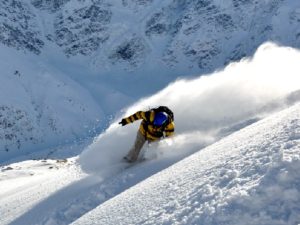 Спуск на сноуборде фото